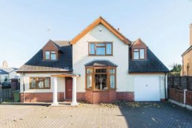 4 bedroom Detached f...